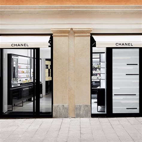 Boutique CHANEL FRAGRANCE & BEAUTY ROMA Roma